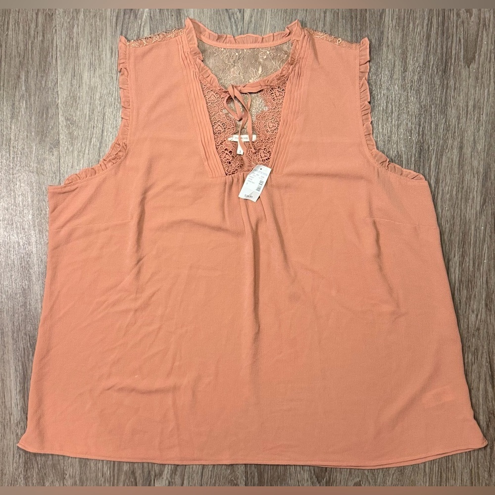 NWT Maurices Sleeveless Blouse with Lace Detail- Blush/Light Terracotta - Picture 1 of 8